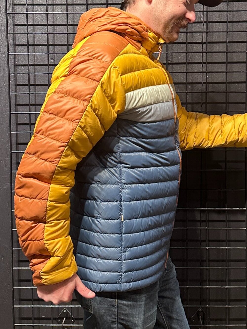 🔥 Cotopaxi Fuego Hooded Jacket | Men's Medium | Orange & Blue - Picture 2 of 6